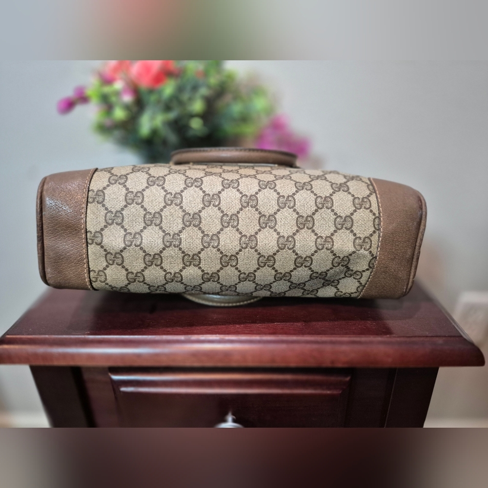 Gucci Vintahr Beige and Brown Monogram Satchel Authentic - Picture 4 of 6